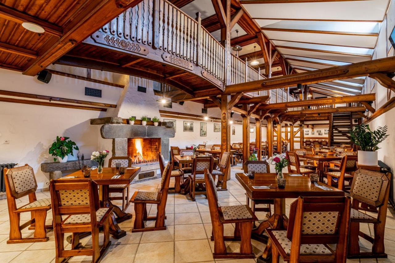 Hotel Baltaci Stary Zamek Napajedla Extérieur photo