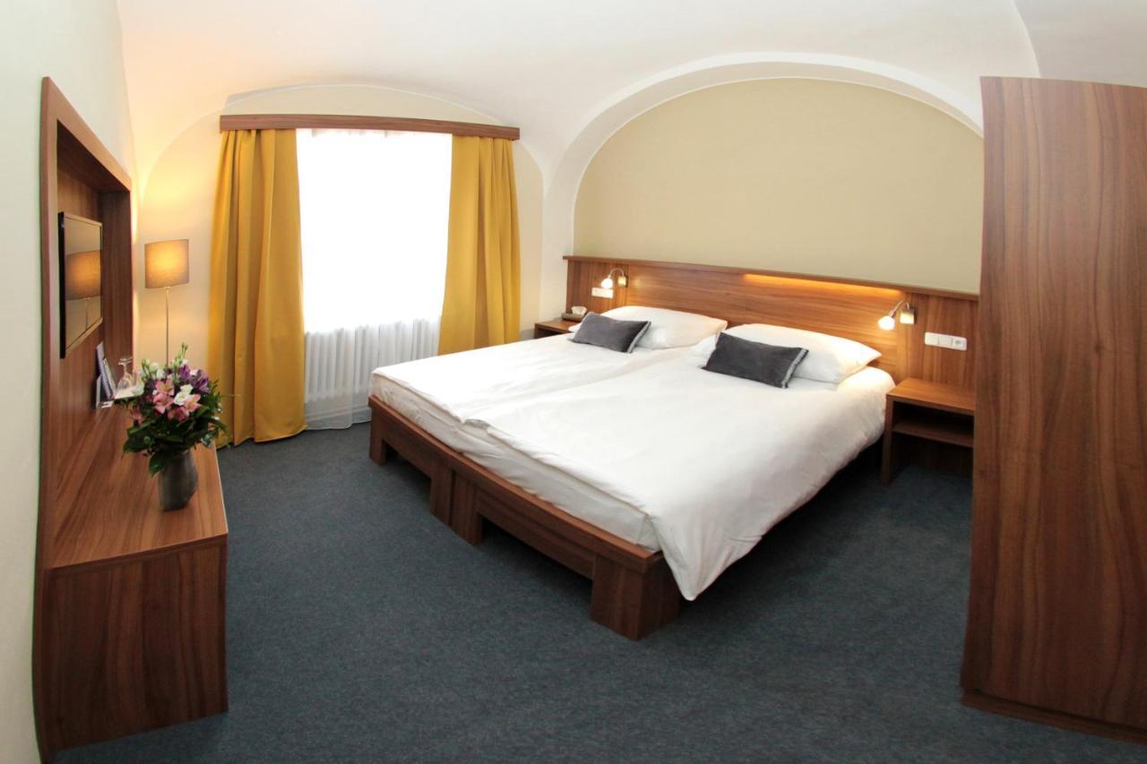 Hotel Baltaci Stary Zamek Napajedla Extérieur photo