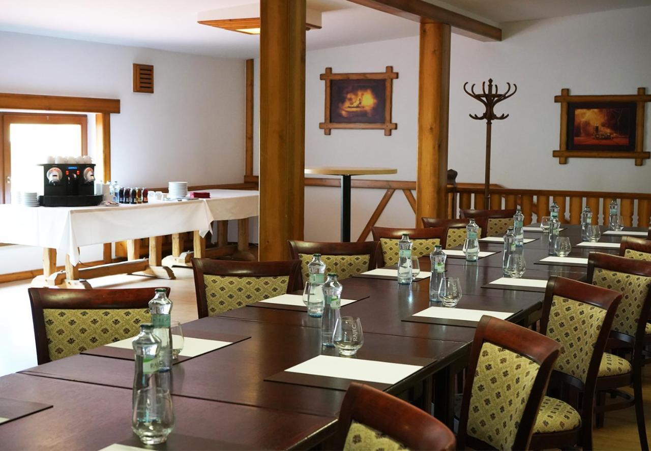 Hotel Baltaci Stary Zamek Napajedla Extérieur photo
